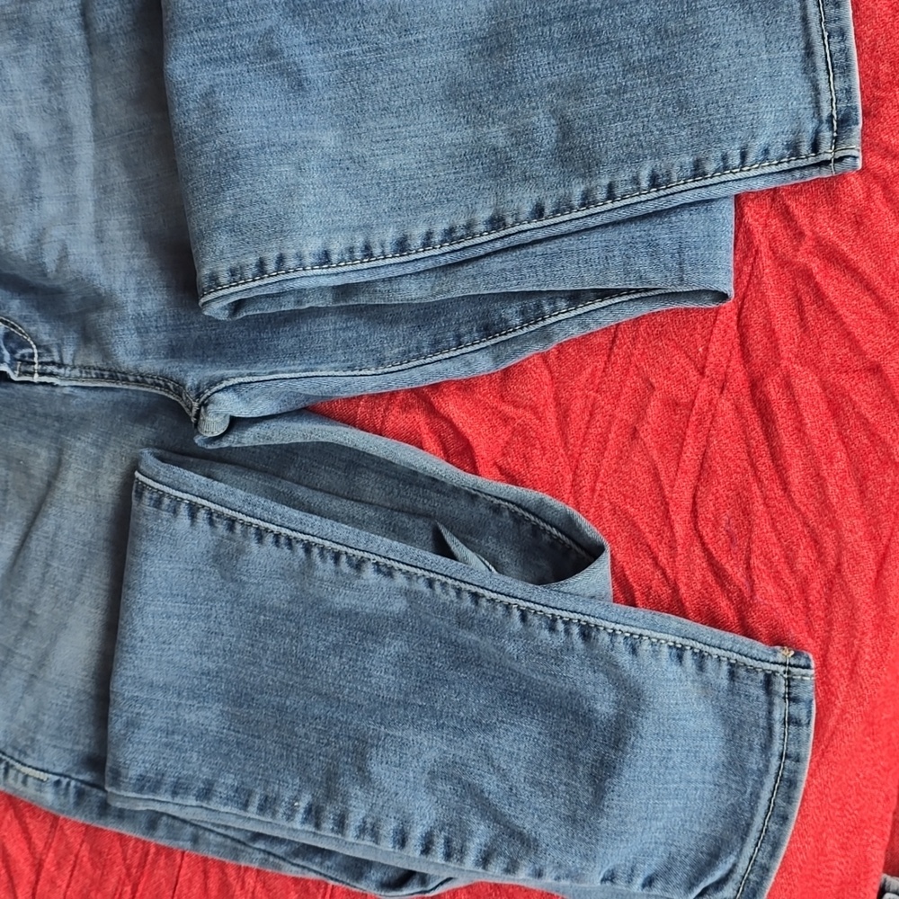 Levi's 2 long - Picture 2 of 3